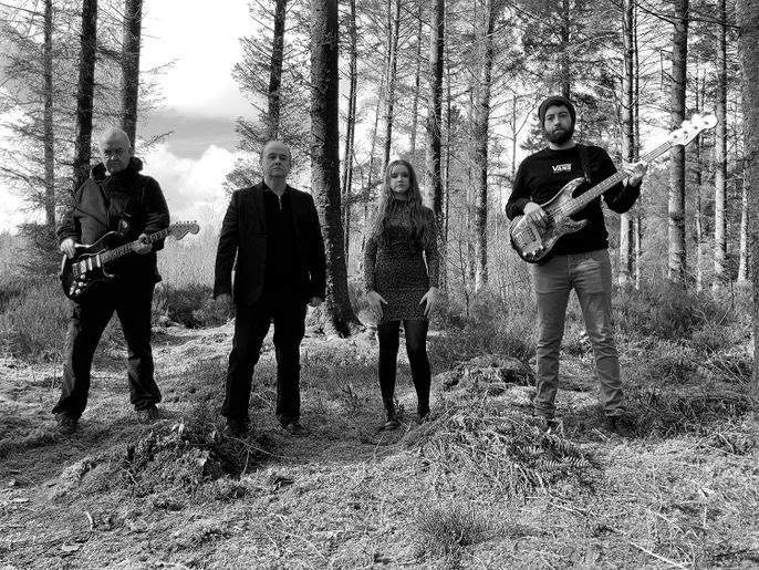 Irish alternative post-punk revelation MOVMENT release new single “CRAWL BACK INSIDE”