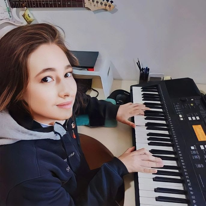 Yasu release the art rock/electro pop new single “Dance With Me”