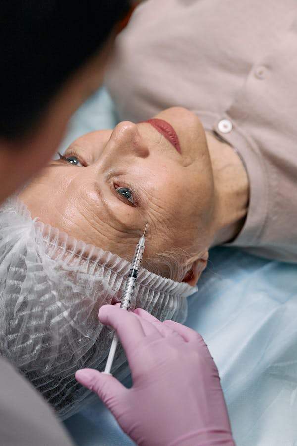 Botox: Advantages and Disadvantages. What You Need to Know Before Trying.