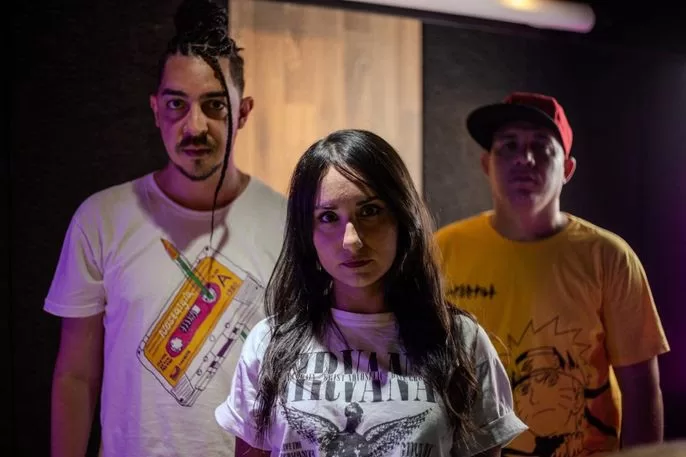 Alternative Rock Trio Please use Right Excuses release new single “Ride”