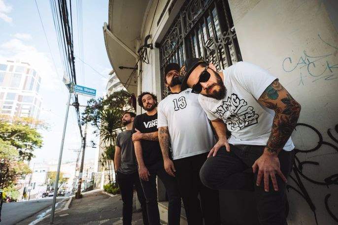 Backdrop Falls Captures 90s Rock Spirit with New Single “Mr. Make-Believe”