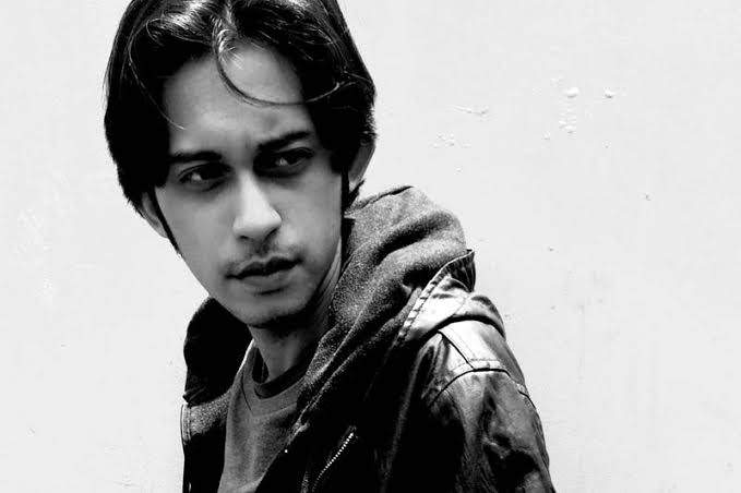 Oktaf Kanis, an Indonesian rockstar on his best track’s “My Radio” from his second album “Another Vision”
