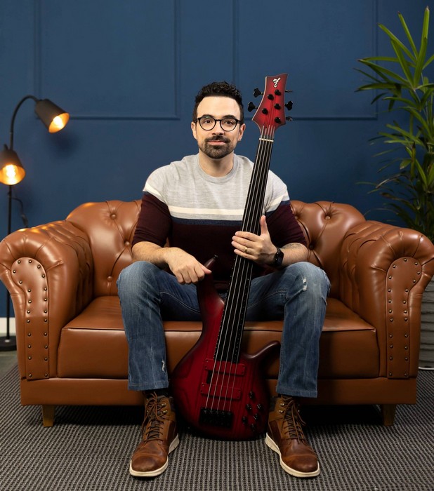 Prog Innovator Fernando Molinari Unveils New Video “Minerva” ft. Marco Minnemann, Andre Nieri & Herbert Medeiros